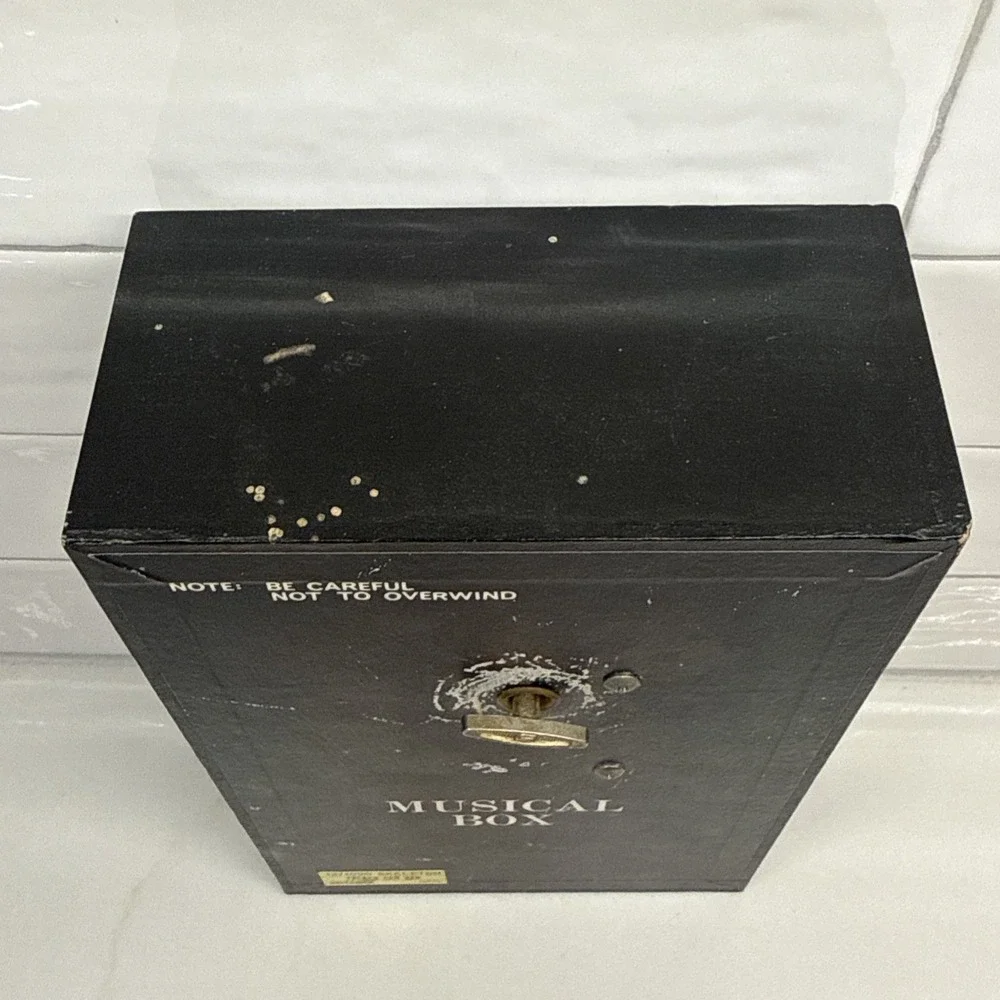 OTAGIRI Japan Magic Dancer Skeleton 12/1028 Music Box French CAN CAN Not Working